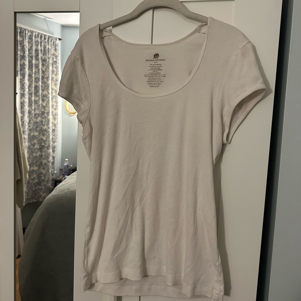 Scoop neck ribbed top